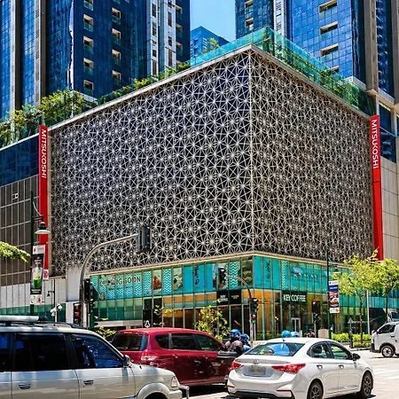 City View Corner Suite In Uptown Bgc, Resort Style, Fast Wifi, Walk To Malls,