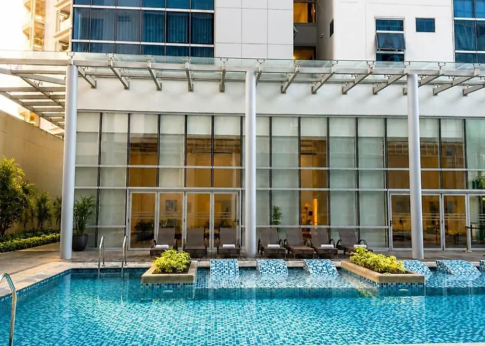 View Corner In Uptown Bgc, Style, Fast Wifi, Walk To Malls,